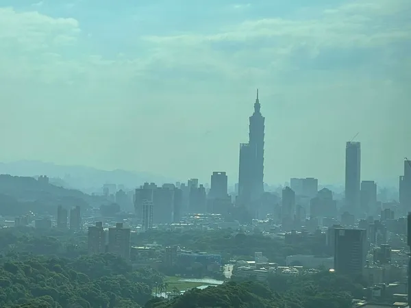 去了天龍國一趟