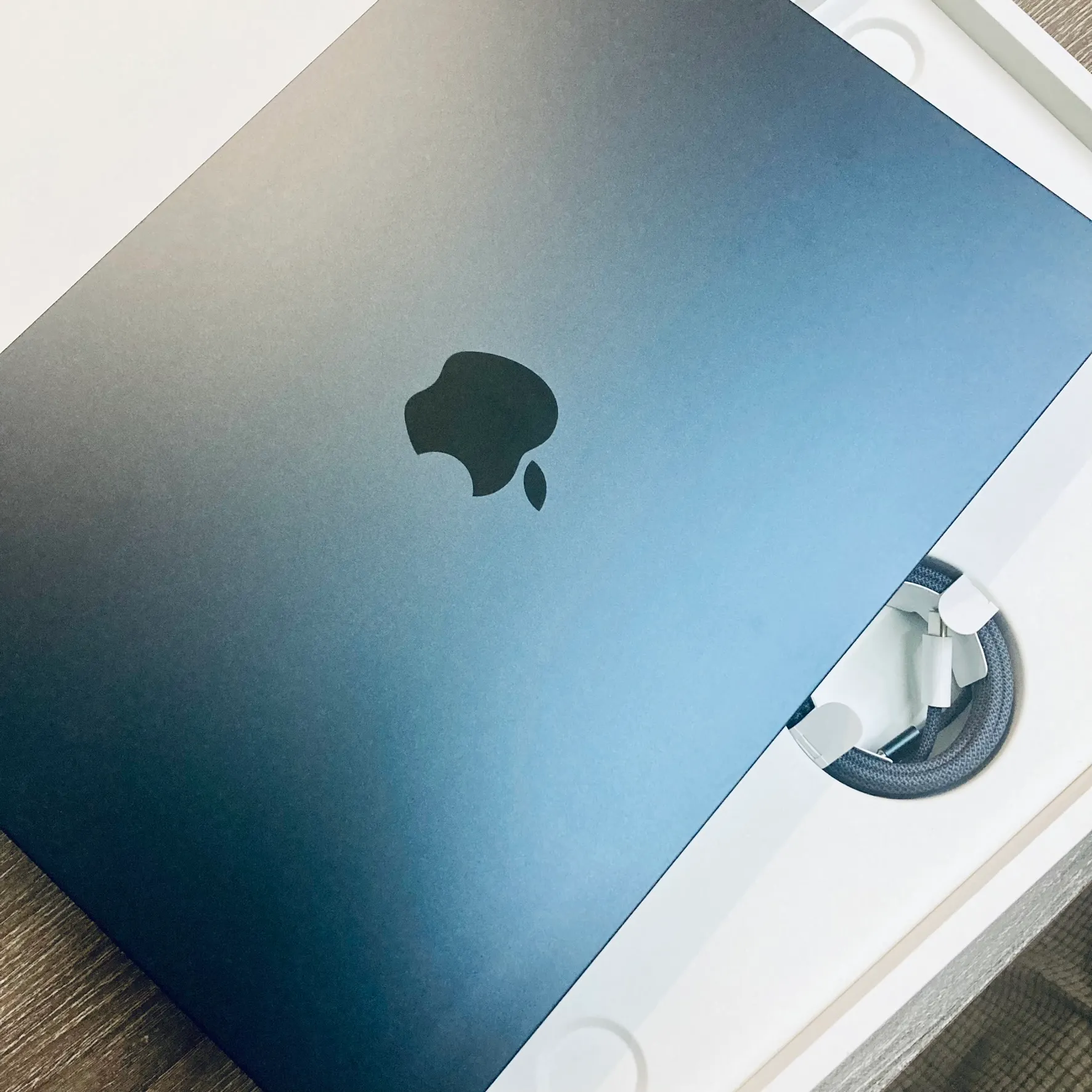 MacBook Air 午夜藍