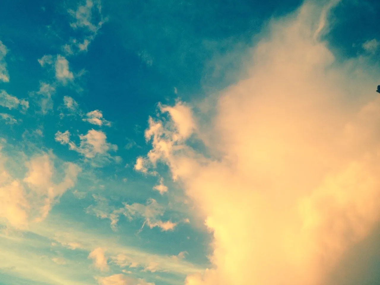 幫夏天的天空摻一點藍